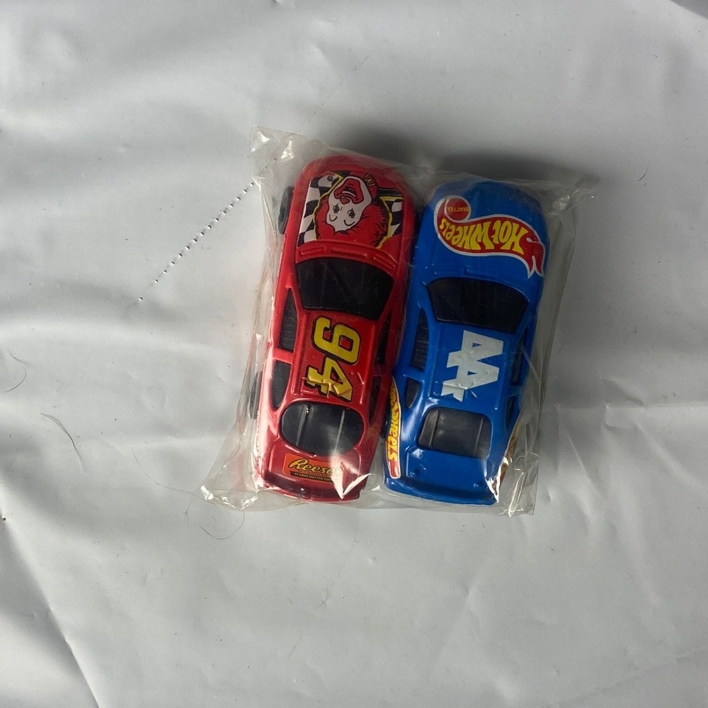 Hot Wheels 2 Pack Race Cars‎ Red 94 Blue W